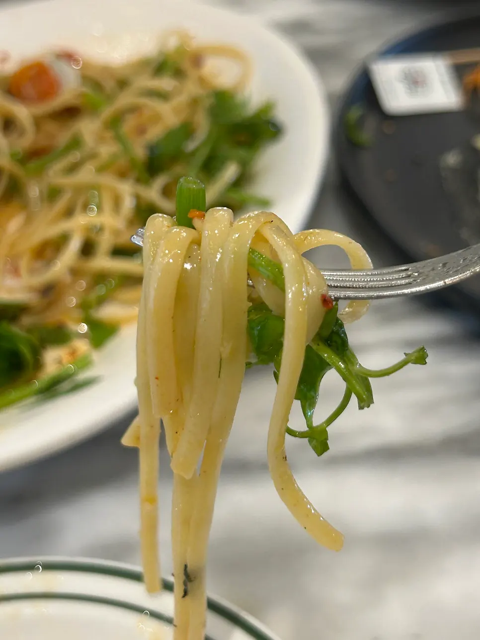Minari vongole mixed with lemon-squeezed oil sauce