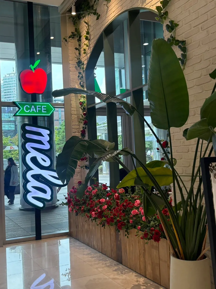 멜라 타임스퀘어점 간판과 매장 앞 모습