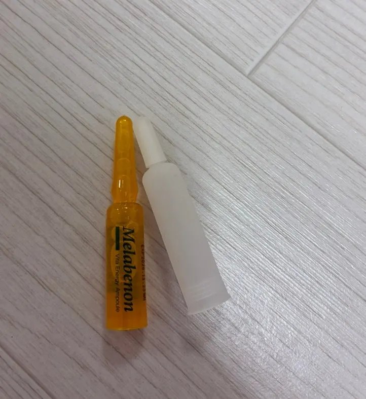 Vitamin ampoule texture and application