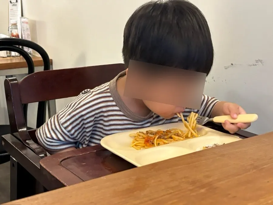 예쁘게 담겨 나온 비프 라구 토마토 파스타