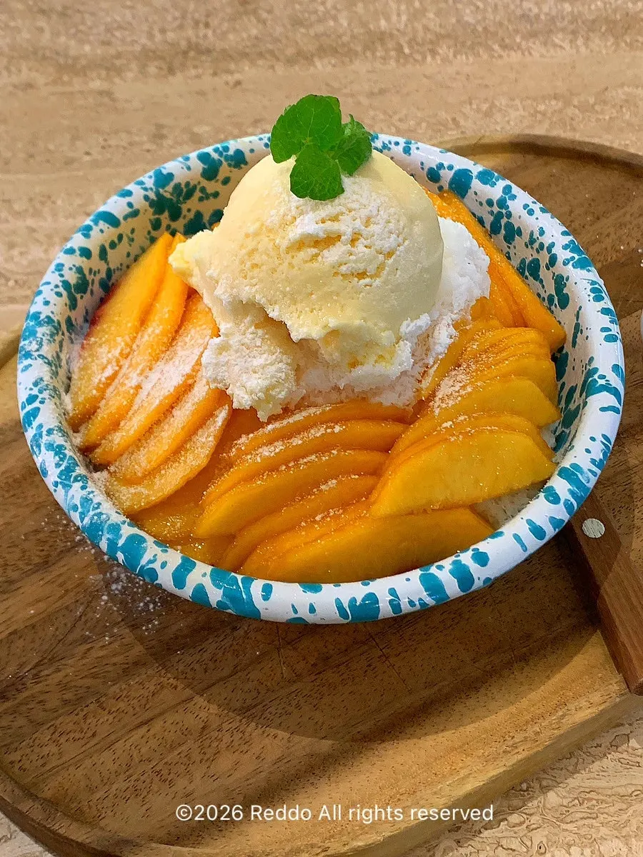 디저트로 나온 복숭아빙수