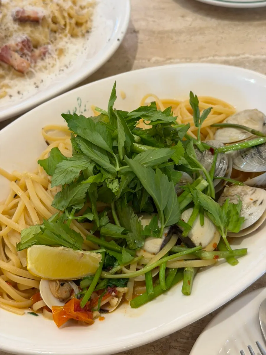 Fragrant minari vongole topped with minari