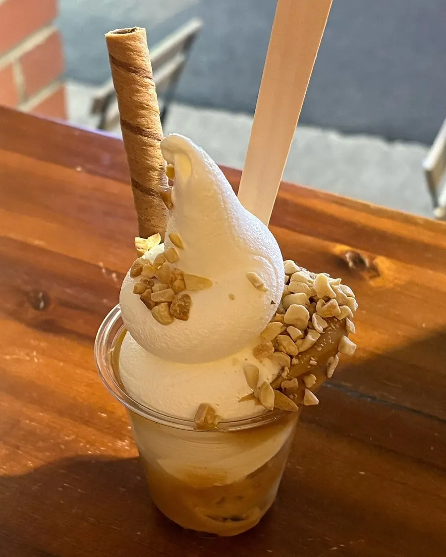Poster listing Mellows' ice cream flavors