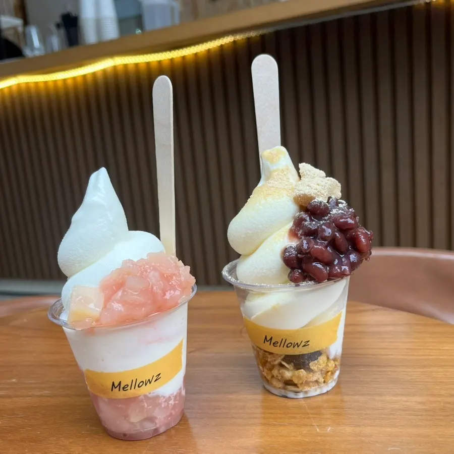 토핑 올린 팥 아이스크림