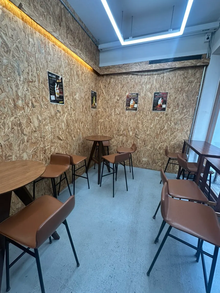 Entrance and cozy interior of Mellows