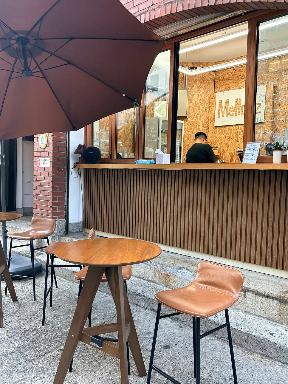 Wood-toned outdoor terrace seating