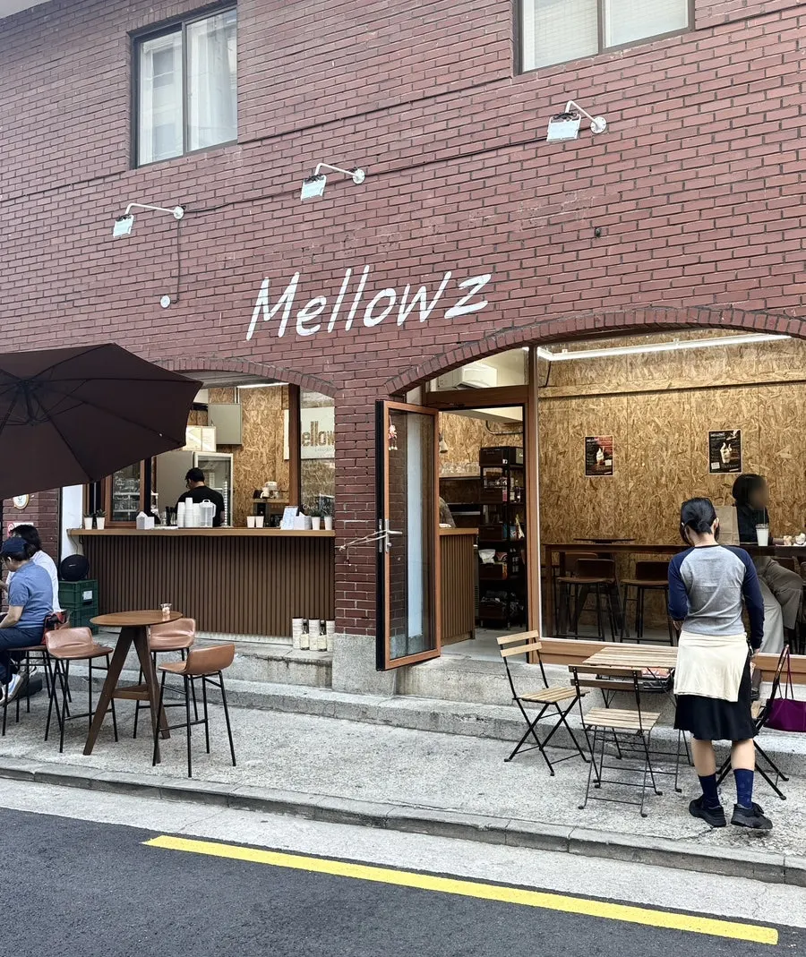 뚝섬역 카페 멜로우즈 외관