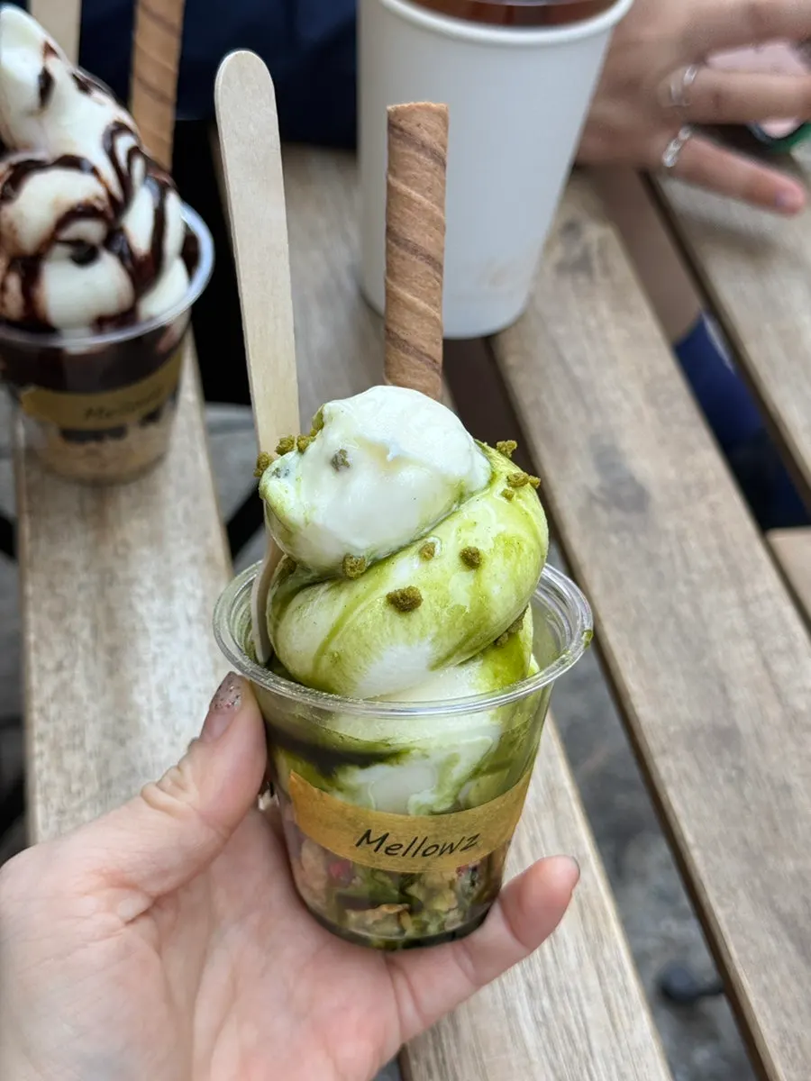 그래놀라가 깔린 상하목장 소프트 아이스크림