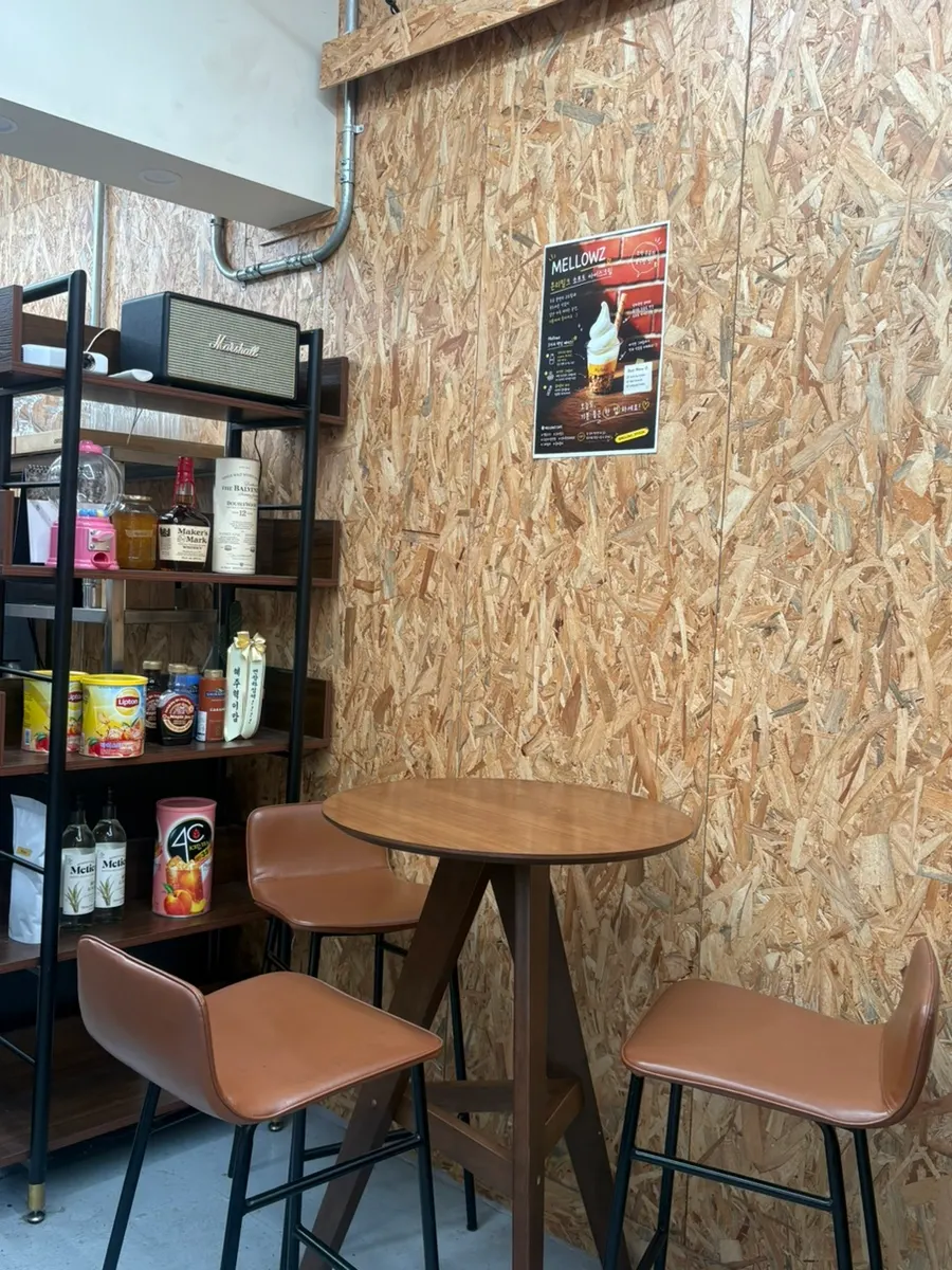 Ice cream display and counter at Mellows