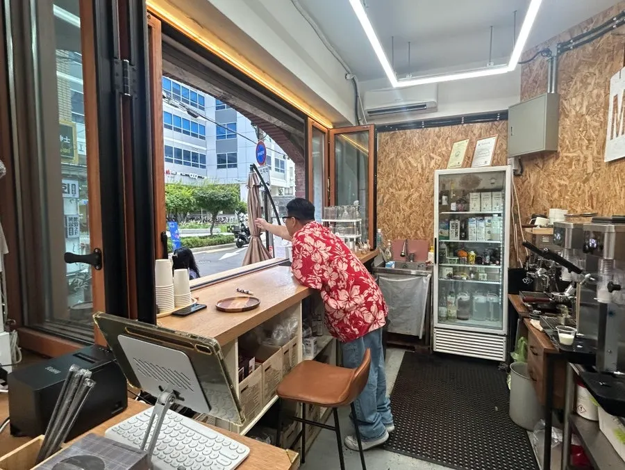 Indoor seating and counter at Mellows