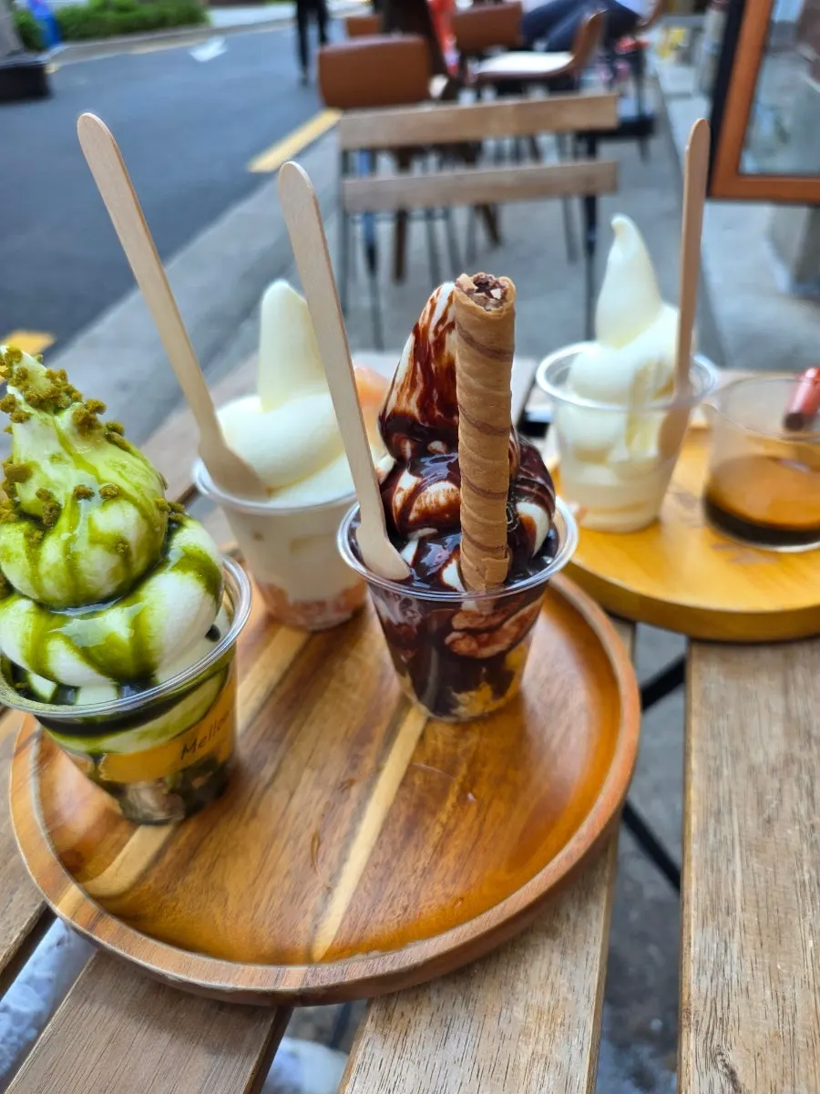Soft serve menu at Mellows