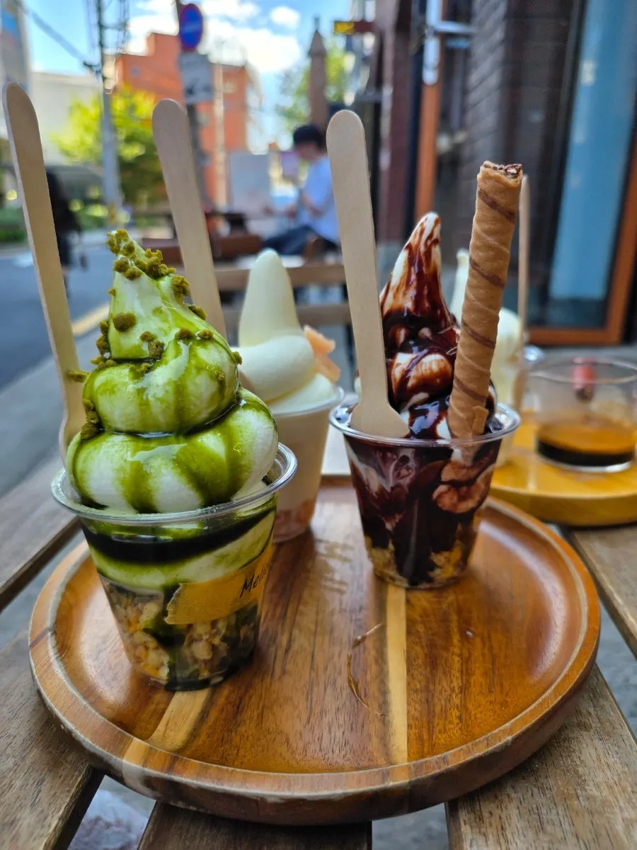 Matcha and strawberry ice cream