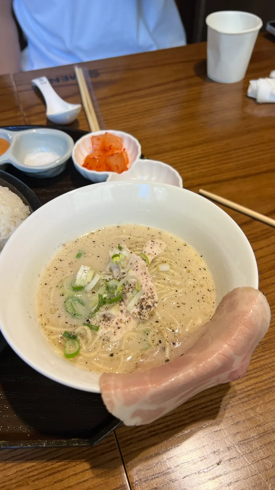 자가제면 통밀 생면을 건져 올린 모습