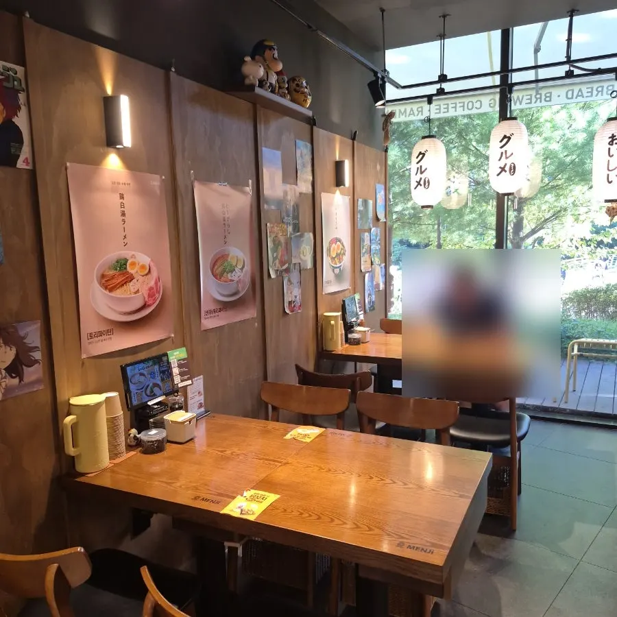 혼밥하기 좋은 멘지 하남미사점 좌석