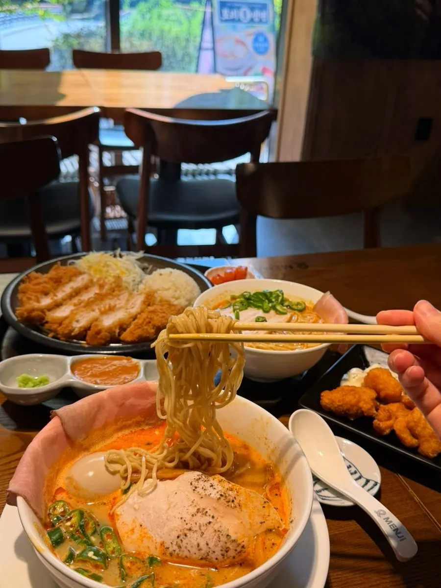 통밀 자가제면 생면을 건져 올린 모습
