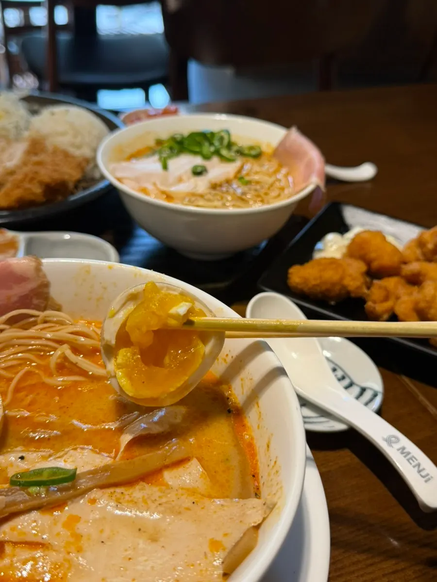 돈카츠와 함께 나온 반숙 계란