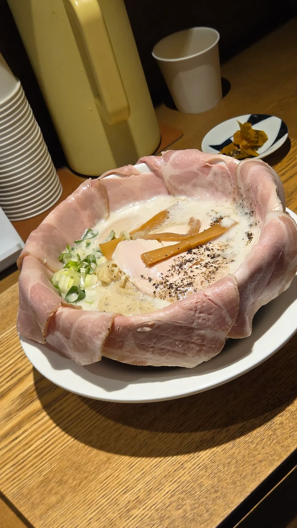차슈가득 토리파이탄 라멘 한 그릇
