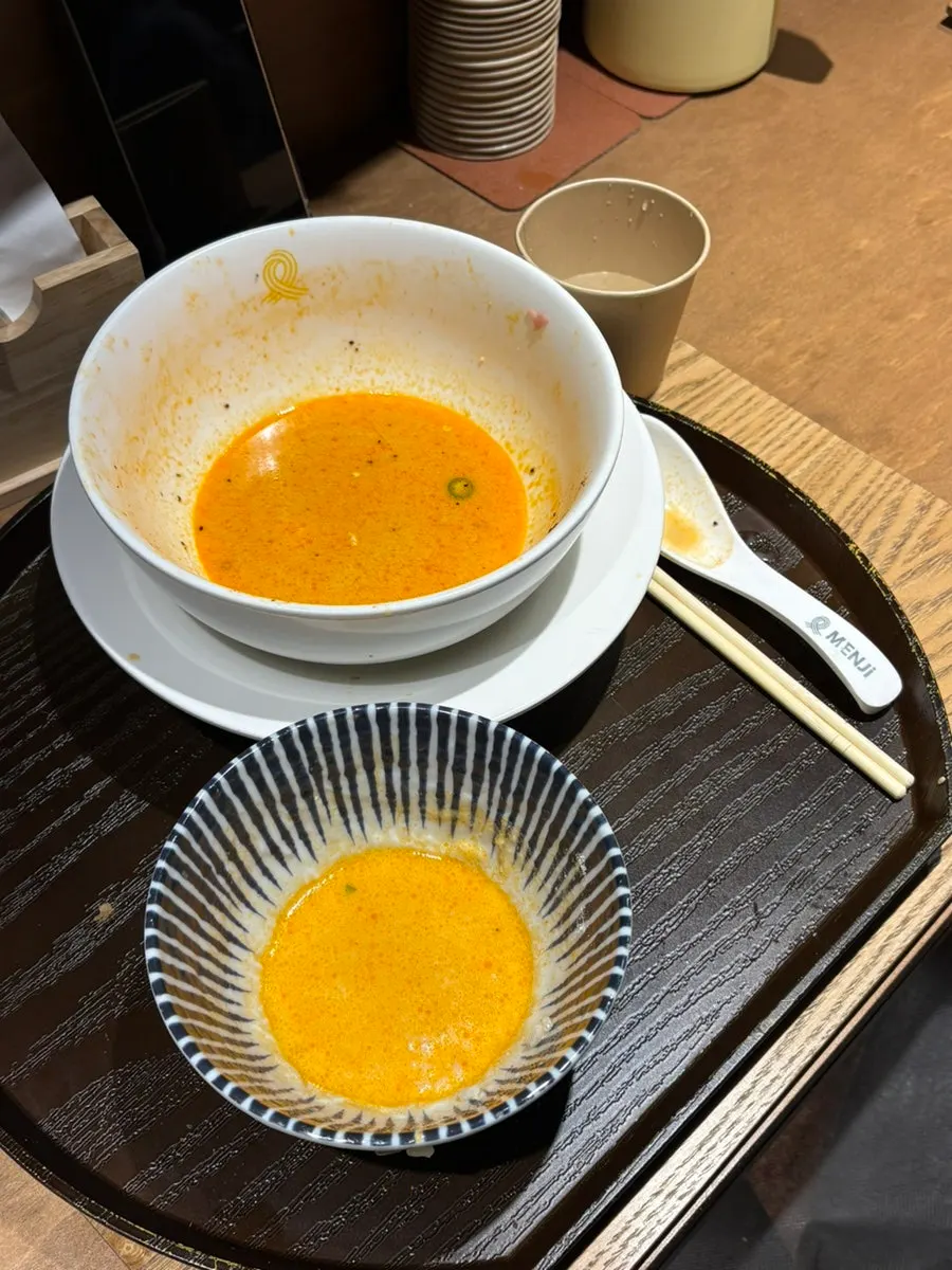 국물까지 비운 멘지 하남미사점 라멘 그릇