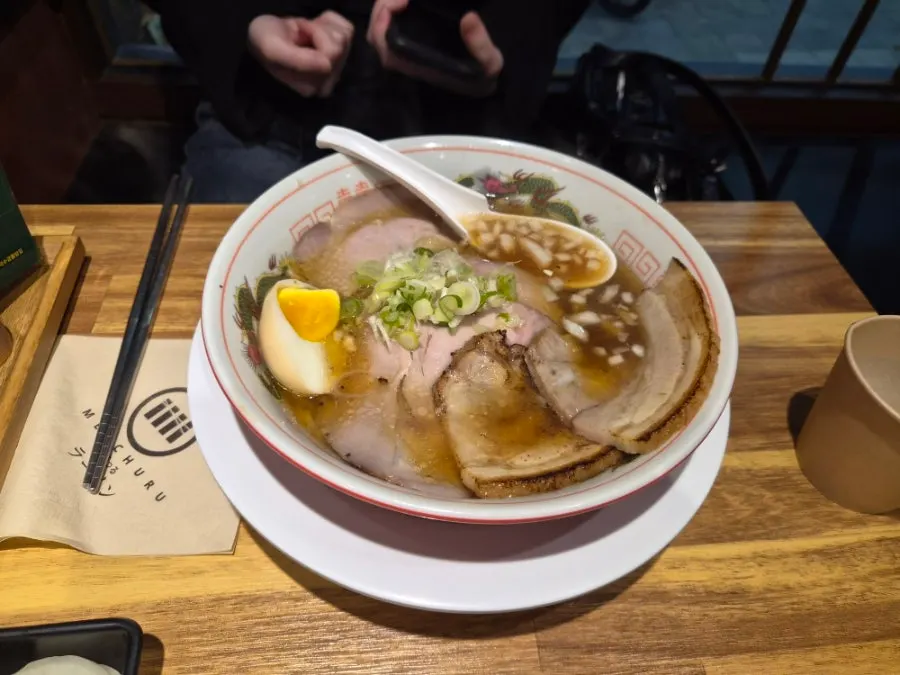 Signature ramen and chashu don served together at Mentsuru City Hall Branch