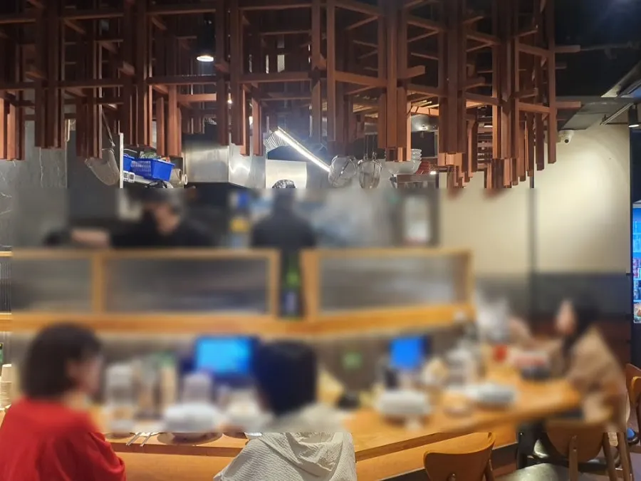 멘츠루 어린이대공원점 바석과 테이블석 좌석