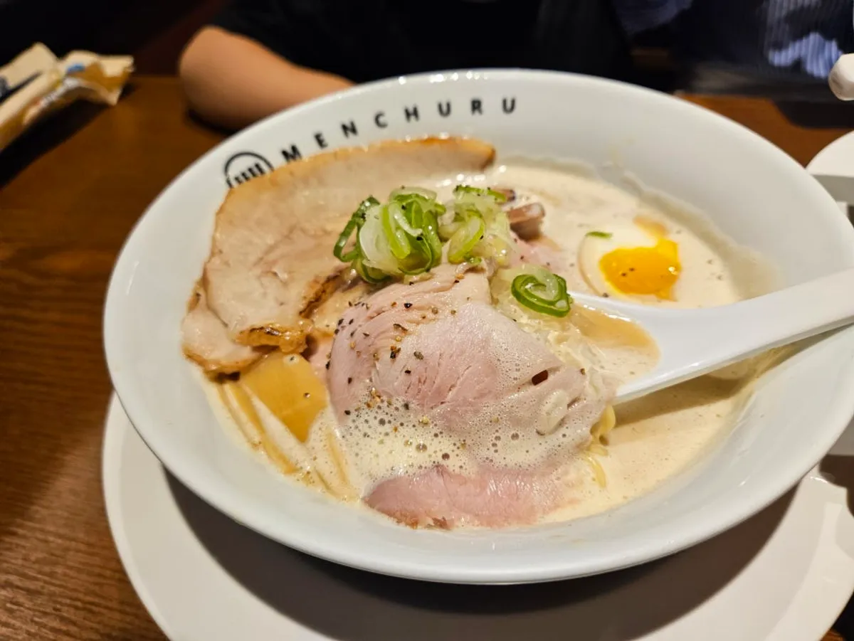 안 맵게 주문한 멘츠루 토리파이탄 라멘 한 그릇