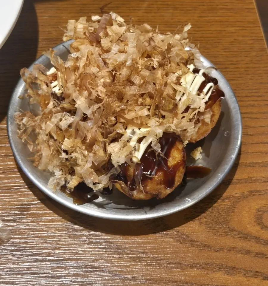 네 조각 나온 수제 치킨 가라아게