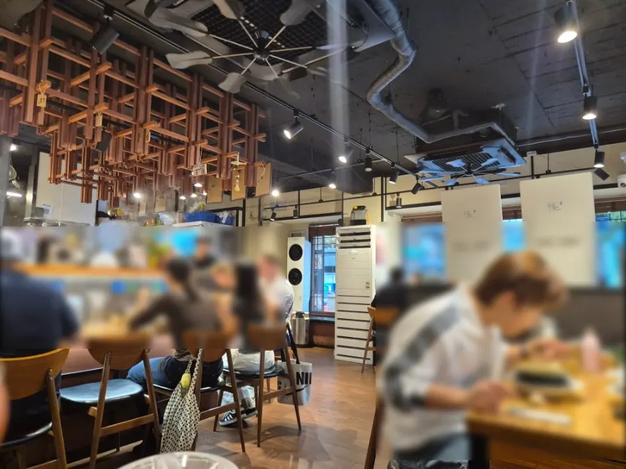 Interior of the 1st floor at Mentsuru City Hall Branch