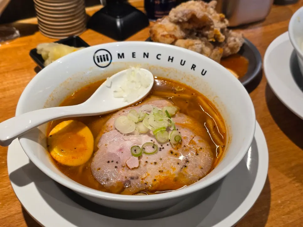 멘츠루 매운 쇼유라멘 한 그릇