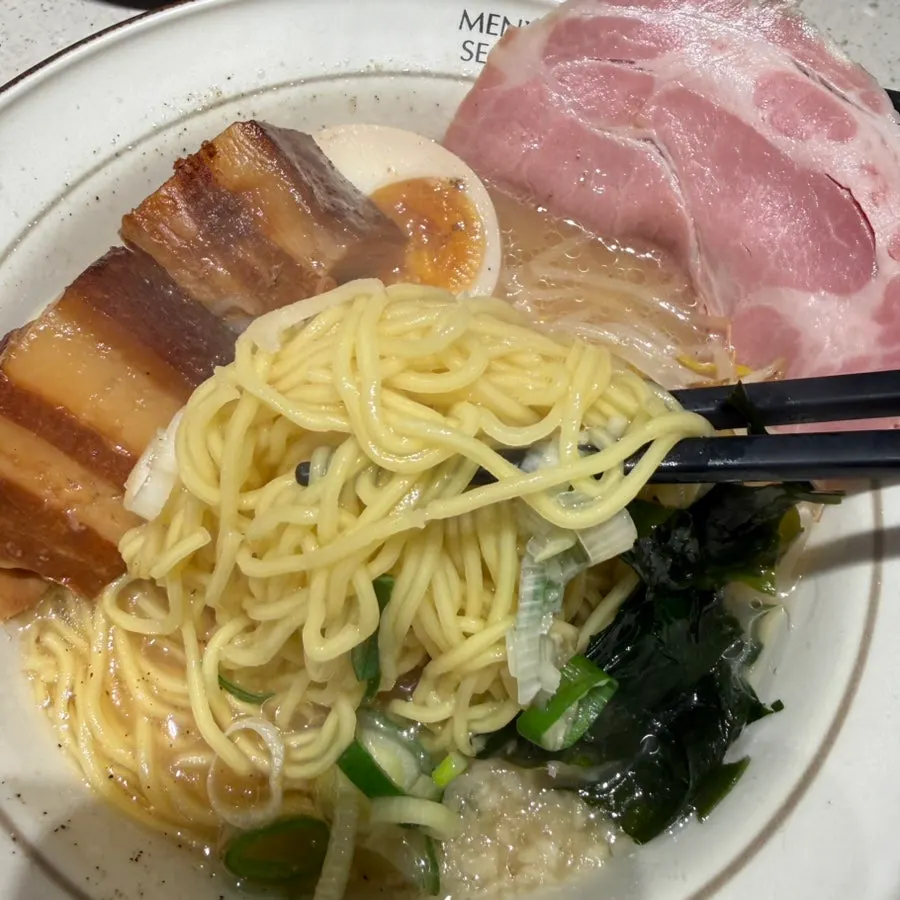 Tonkotsu-style mild broth