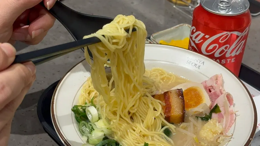 쫄깃한 면과 깊은 육수의 동파육 차슈라멘