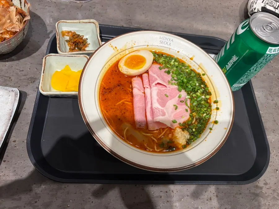 Spicy dongpo pork ramen with karaage and zero Coke set
