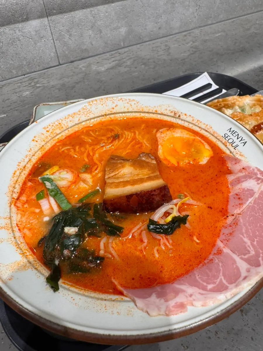 동파육 차슈 라멘 토핑 클로즈업