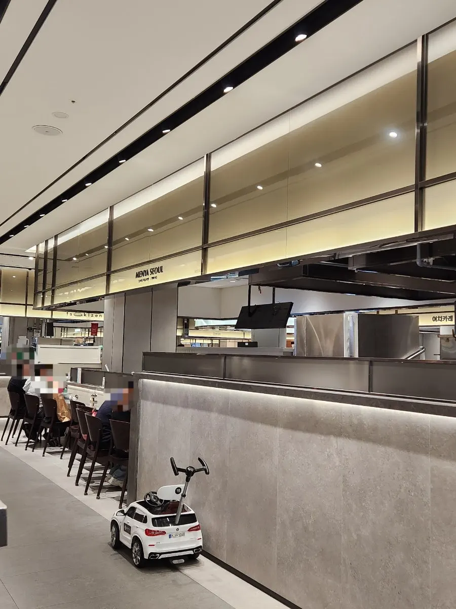 Menya Seoul's open-style restaurant inside the Lotte Department Store Incheon basement 1st floor food court