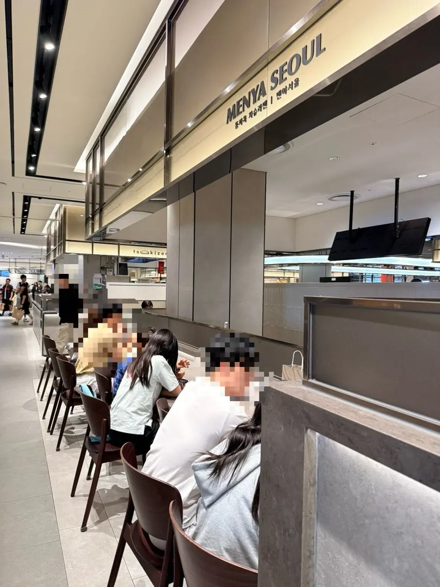 Cooking area of the Menya Seoul open kitchen