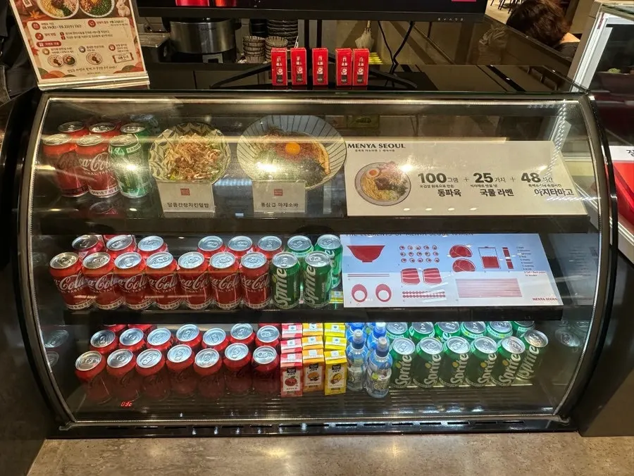 동파육과 잠봉 토핑이 적힌 메뉴 안내