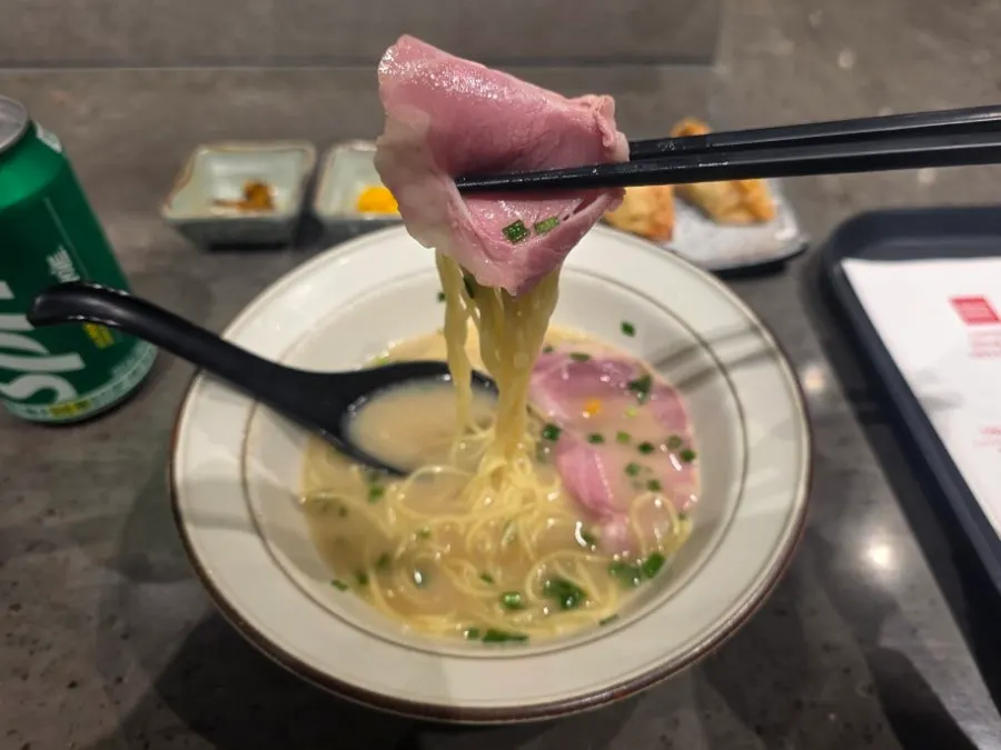 Slurping the jambon char siu ramen