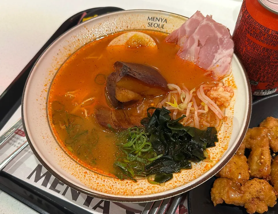 멘야서울 얼큰동파육차슈라멘 전체 모습