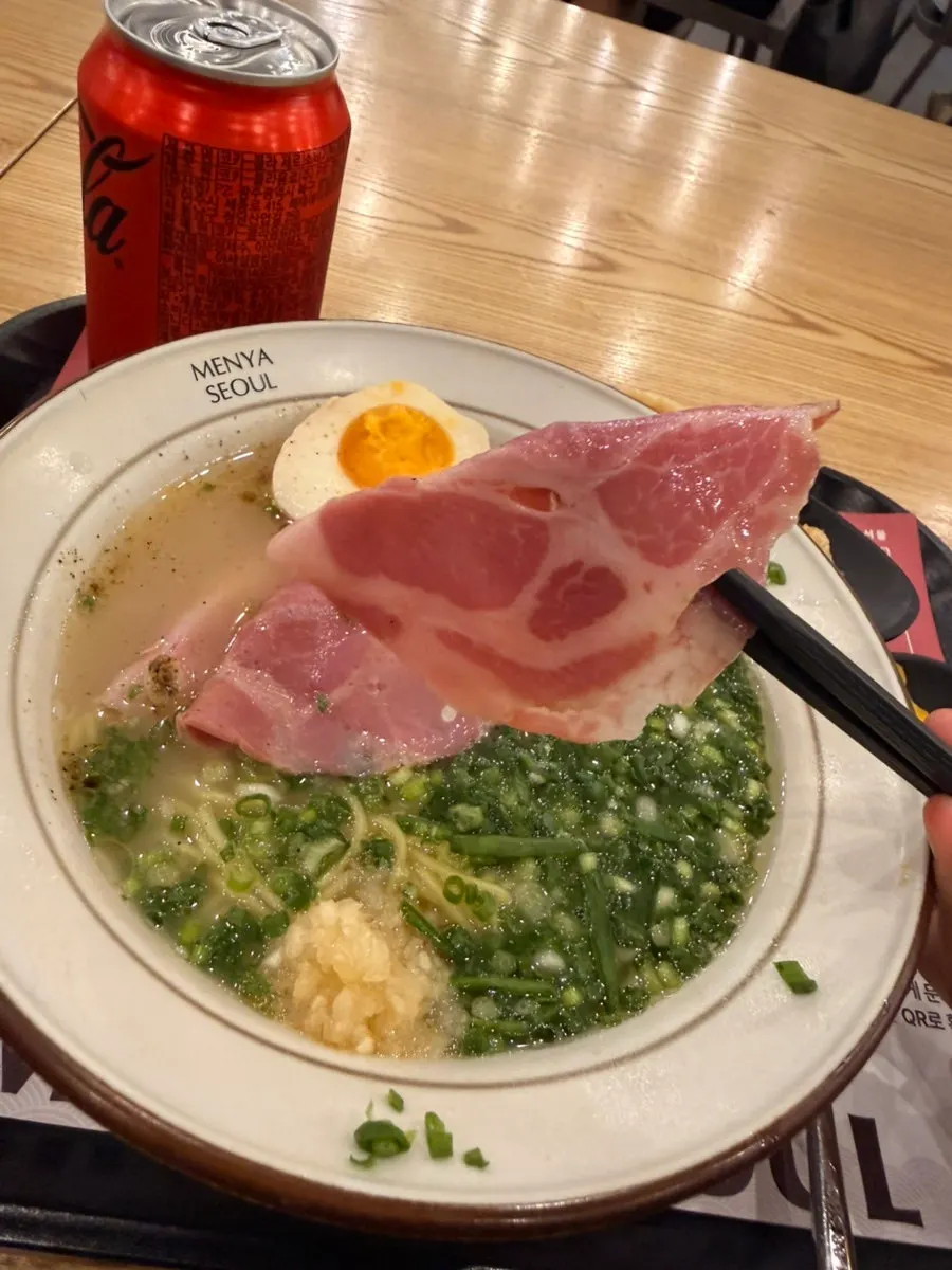 Jambon chashu and soft-boiled egg toppings