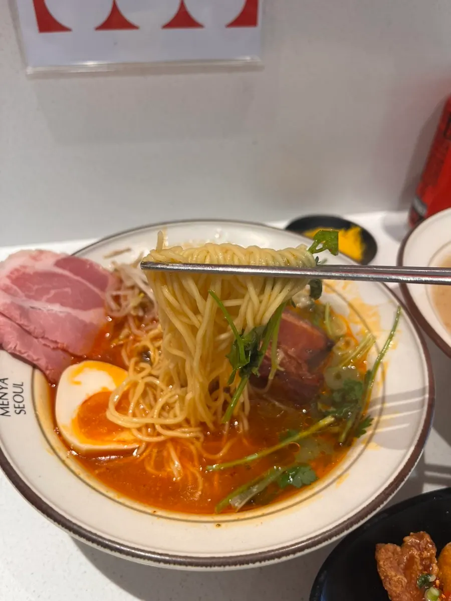 고수가 올라간 마라국물 동파육 라멘 단품