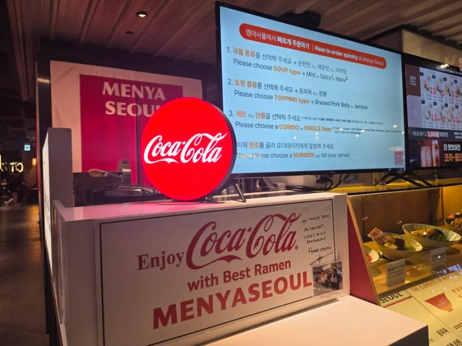 Order counter at Menya Seoul Yongsan I'Park Mall Branch