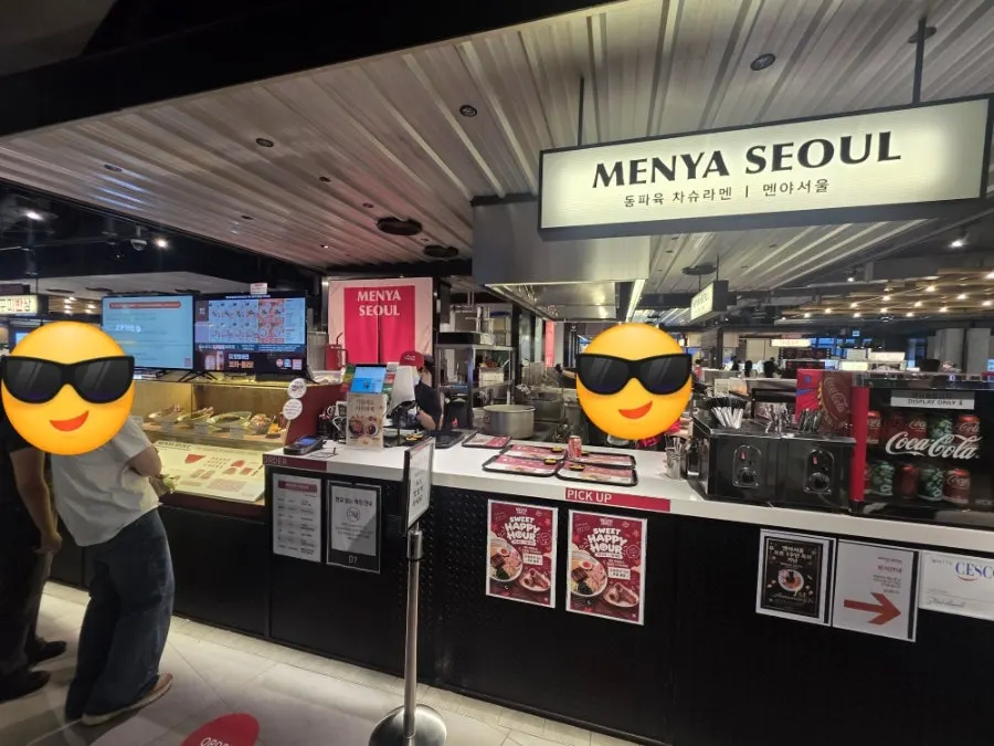 용산아이파크몰 7층 푸드코트 통로