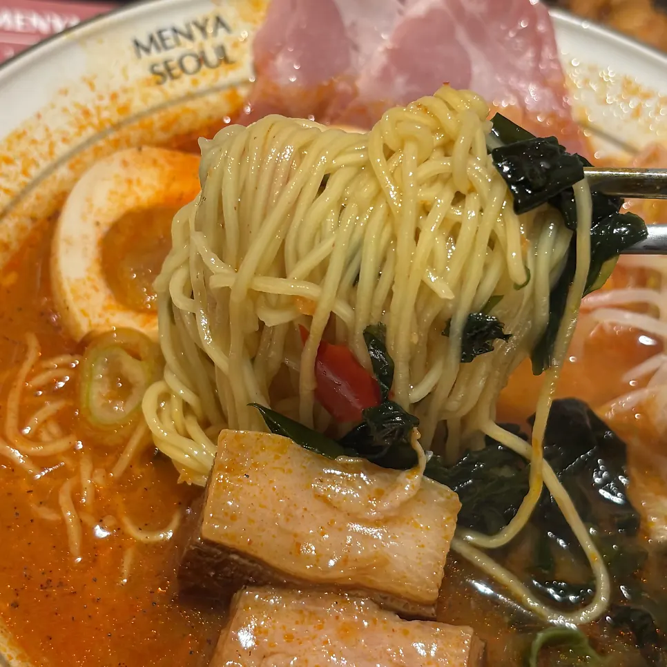 Dongpo pork paired with the spicy broth