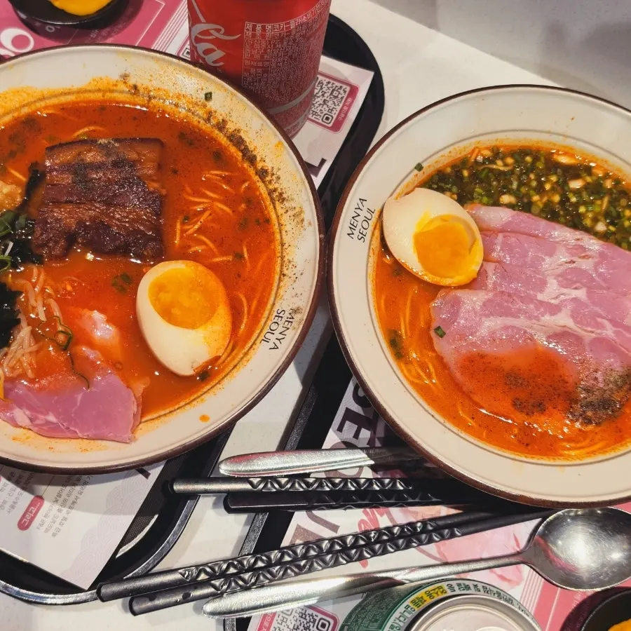 Menya Seoul's spicy chashu ramen set composition