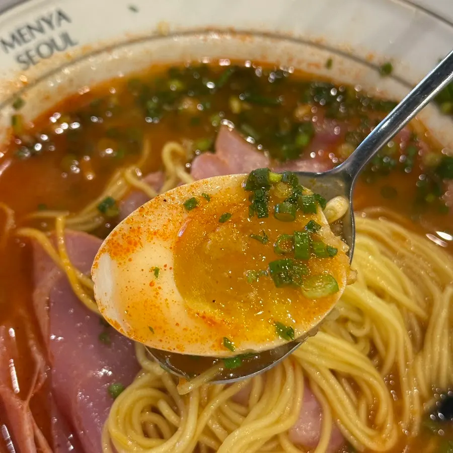 노른자 익힘이 좋은 라멘 타마고
