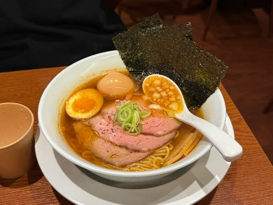 칼칼한 국물의 멘츠루 매운쇼유라멘