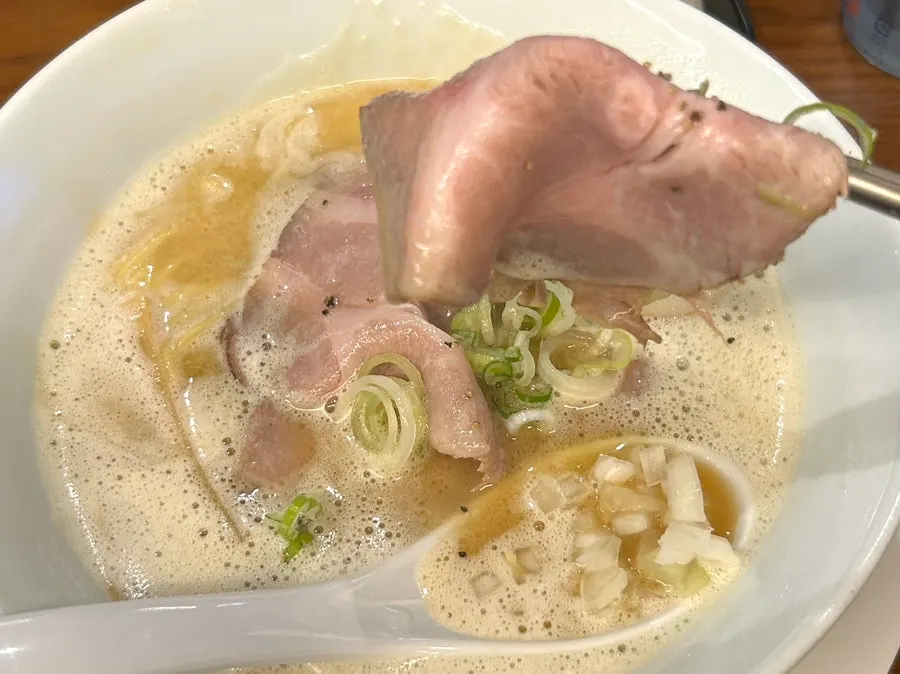 토리파이탄 라멘의 차슈와 면