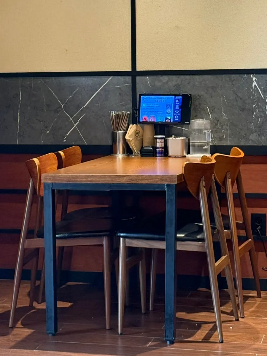 멘츠루 어린이대공원점 아담한 매장 내부