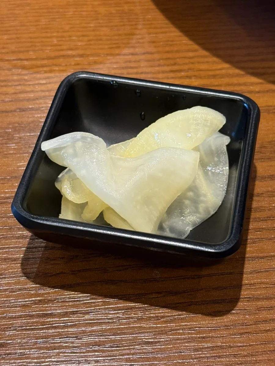 라멘 그릇을 가까이서 담은 사진