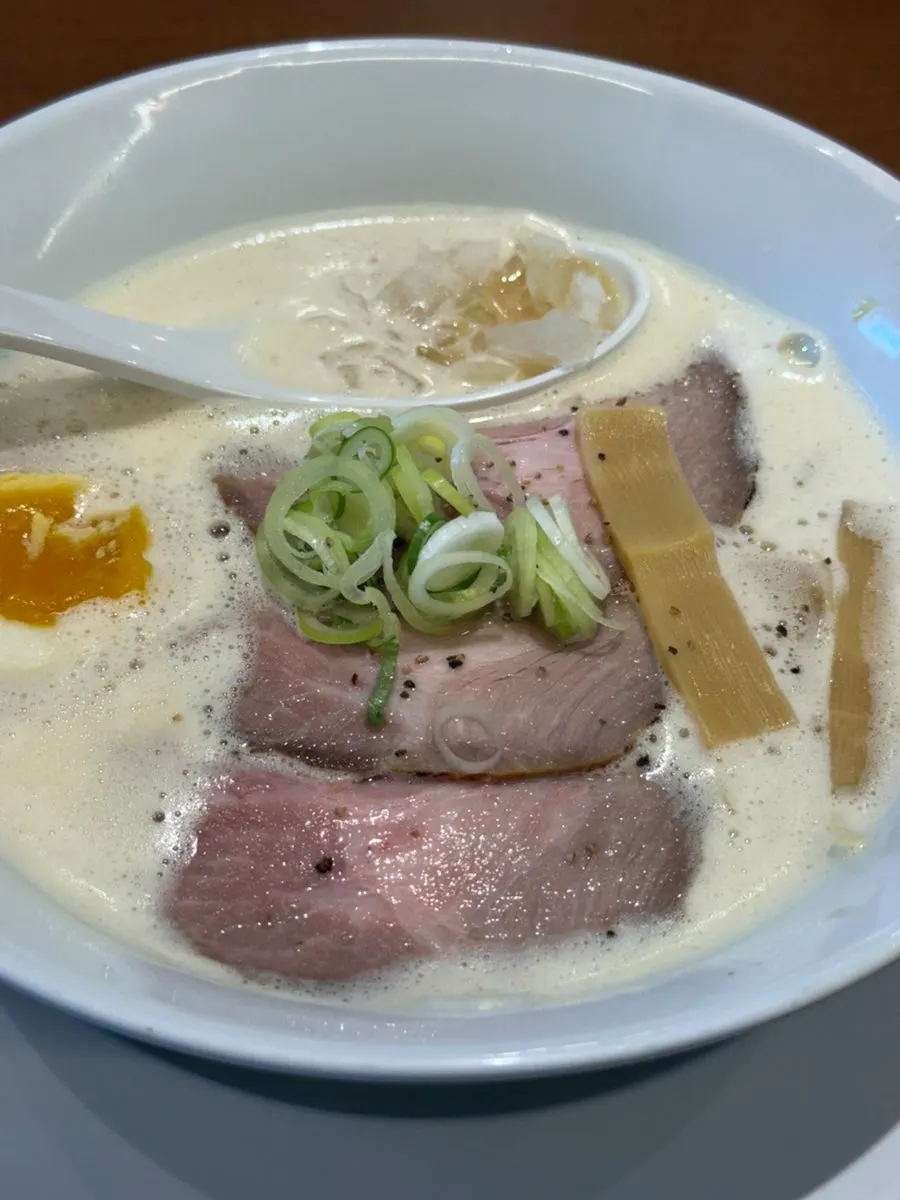 국물이 진한 토리파이탄 라멘