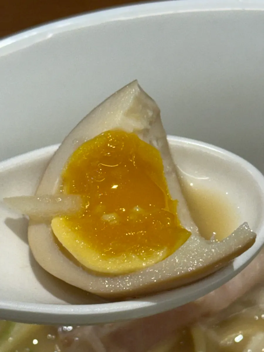 토리파이탄 라멘 토핑을 가까이 담은 사진
